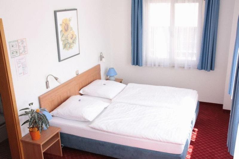 Hotel Schillerplatz Öhringen Εξωτερικό φωτογραφία